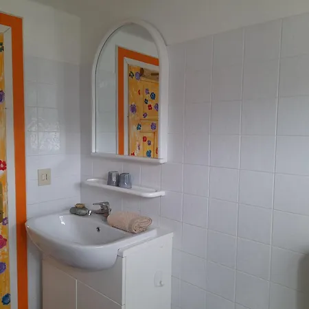 Di Baut بيت ضيافة أوفارو